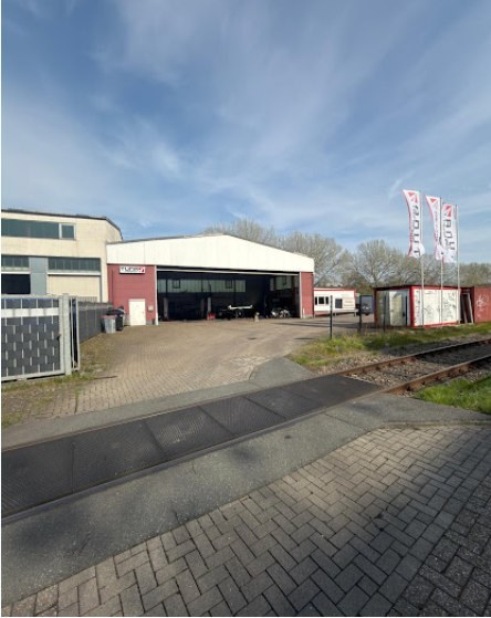 Die Halle von E-Scooter Fix Bremen in der Cuxhavener Straße 15